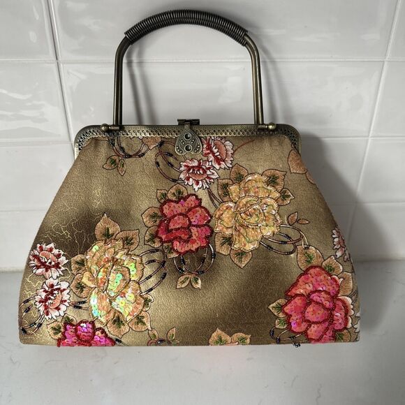 Vintage beaded evening purse with antique closure hardware Chain Strap - Picture 3 of 13